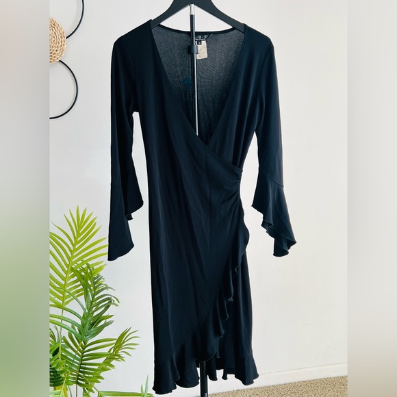 A.B.S. Petit Black Wrap Dress
Small Petit - Picture 13 of 13